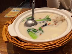 -泉畔人家·老济南经典鲁菜(大明湖店)
