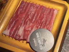 -牛YO寿喜烧·铁板烧和牛火锅自助(市府恒隆店)