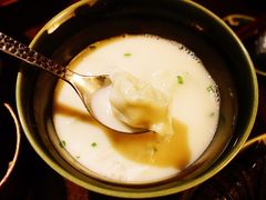 刀鱼馄饨-湖滨28中餐厅·西湖宴·杭州君悦酒店