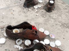 -多瑙河畔鞋履雕塑