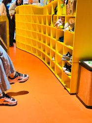 -蹦蹦跳跳(新奥购物中心店)