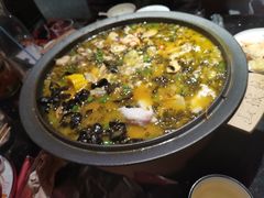 -山城外·非遗酸菜鱼(新都汇融店)
