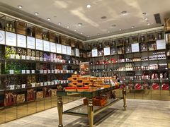 零售区-VENCHI 闻绮(北京国贸商城店)