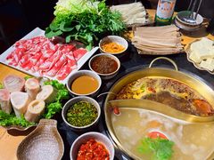 -顶顶汤火牛排火锅·经典铜锅涮肉