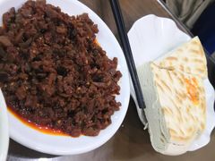 酱辣子锅盔-盛唐府乾州酸汤面