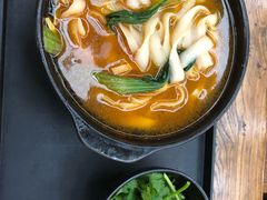 砂锅刀削面-河洛王三米皮(泉舜购物中心店)