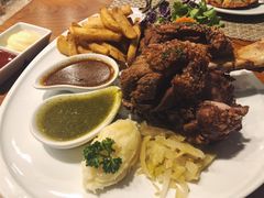 -Chom Cafe and Restaurant