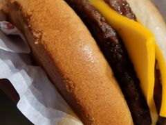 双层吉士汉堡-麦当劳(中山公园龙之梦店)