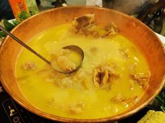 -鲜入围煮花胶鸡海鲜火锅