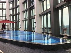 -珠海瑞吉酒店游泳池