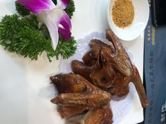 脆皮妙龄乳鸽-最忆早茶(蜀汉路店)