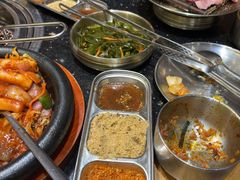 -韩烧牛中牛·甄选黑牛烤肉(黑金店)