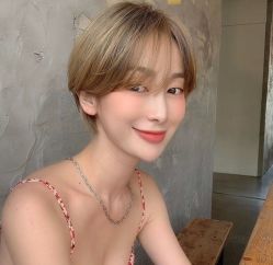 -变画·发型STUDIO