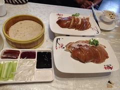 至尊招牌烤鸭-大碗居·烤鸭·鱼头泡饼(天坛东门店)