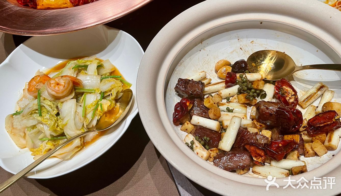 拾久越开越多了。在新京熹楼新京熹品鉴中心包间环境和服务还可以