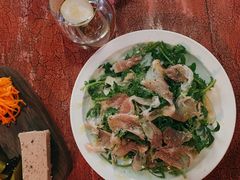 芝麻菜沙拉配风干火腿-羽深肉铺 Steak & Wine