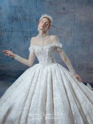 -艾米丽婚纱礼服