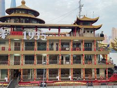 -黄浦江游览十六铺3号码头网红自助餐