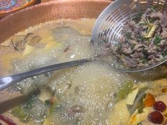 -洱火云南酸菜牛肉火锅(石景山当代商城店)