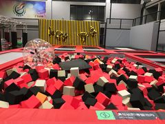 -莱茵体育生活馆