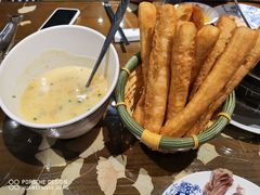 稀豆粉油条-福照楼汽锅鸡·云南菜(护国路店)
