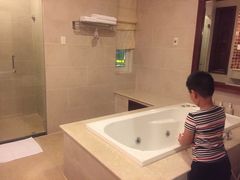 -芽庄日出海滩水疗酒店