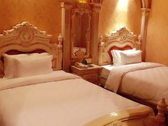 -南洋冠盛酒店(广州天河公园地铁站店)