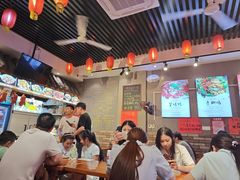 -爆炸头阿姨小四川正宗川味小吃(无任何分店)