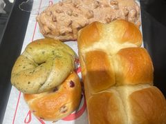 -HOT CRUSH趁热集合·现烤面包(环球港店)