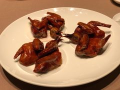 脆皮乳鸽-荣轩(新荣记环球金融中心店)