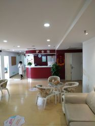 -南京健丽·去眼袋医疗美容机构