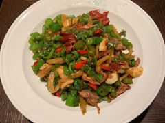 青椒炒肥肠-羲和雅苑•北京烤鸭(乐园道万象城店)