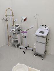 -苗方清颜专业祛痘·皮肤管理