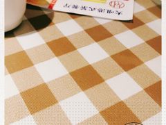 -新大咀港式茶餐厅(宝山万达店)