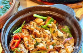 Ginger and Scallion Clay Pot Rice