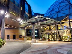 -上海滴水湖皇冠假日酒店