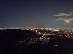 -鬼笑石后山停车场