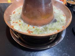 -果松木炭酸菜铜火锅·外婆参鸡汤