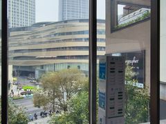 -瑞虹新天地月亮湾