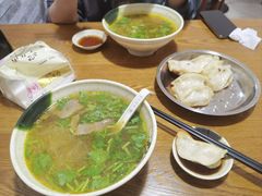 -黄阿姨锅贴大王(万航渡路店)