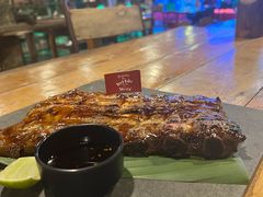 BBQ猪肋排-Naughty Nuri’s Phuket