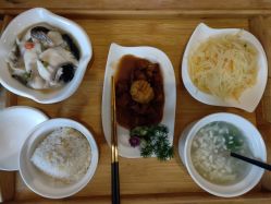 -卓玥国际月子会所(罗山路店)
