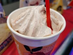 草莓巧克力暴风雪-DQ·蛋糕·冰淇淋(包河万达店)
