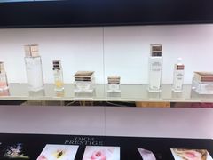 -Dior迪奥(上海世茂广场店)