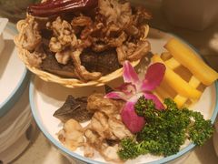 -山里屯铁锅炖·东北菜(康桥店)