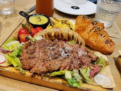 -Mark&Mars Restaurant