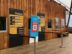 -怀托摩萤火虫洞