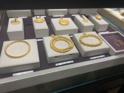 -周大福CHOW TAI FOOK(南京东路永安百货店)