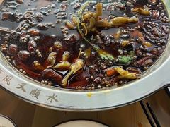 -老表牌·蛙蛙鸡冷锅鱼(成都东站店)