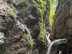 -龙水峡地缝景区